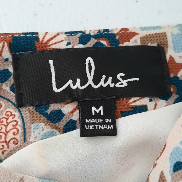 Lulu's Cream and Blue Folk Art Print Mini Shift Dress size Medium - Picture 5 of 10